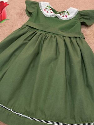 Vestido -verde militar- 3 anos