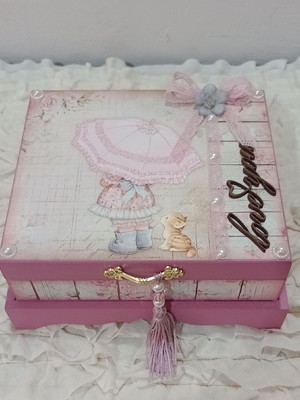 Caixa decorada e personalizada