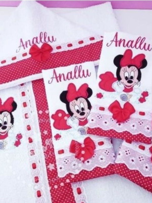 Toalha com capuz forrada + minnie vermelha