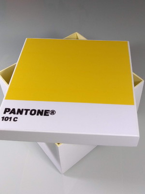 Caixa pantone em mdf