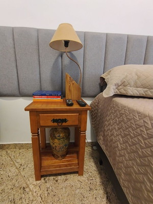 Mesa cabeceira madeira demolição maciça com gaveta quarto