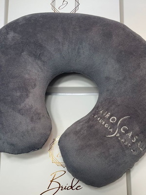 Travesseiro de pescoço personalizado com logomarca bordada
