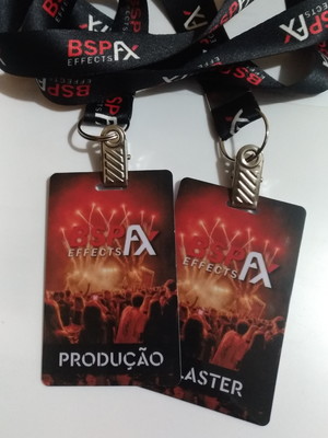 Kit 100 crachás com cordão personalizado