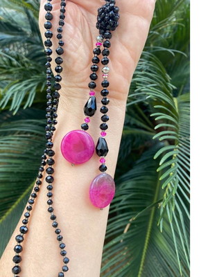 Colar pashmina de cristais preto murano e ágata rosa