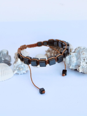 Pulseira ajustável de pedras de hematitas