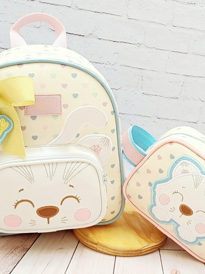 Mochilinha e necessaire gatinha