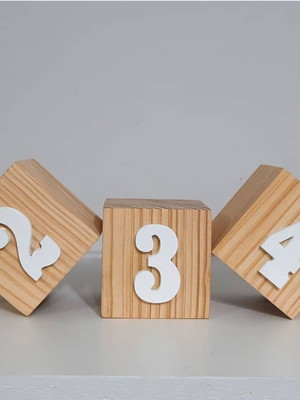 5 cubos decorativos com letras e números