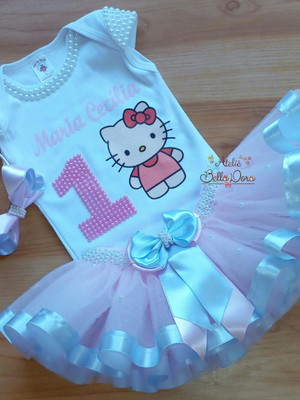 Conjunto tutu para mesversário ou aniversário hello kitty