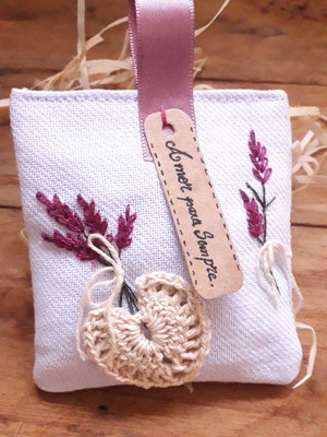 Sachê lavanda aromático bordado
