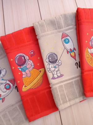 Kit com 4 toalhinhas bordadas - astronauta