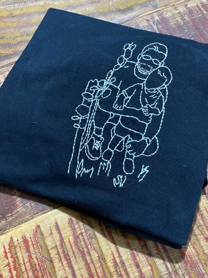 Camiseta bordada com a sua foto