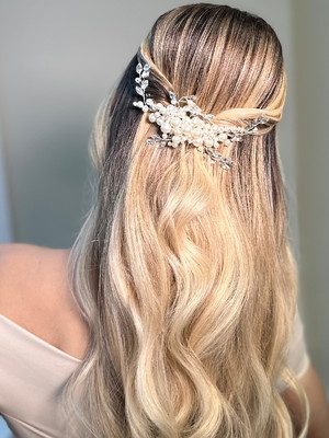 Arranjo para cabelo prateado grinalda com pérolas e pedraria