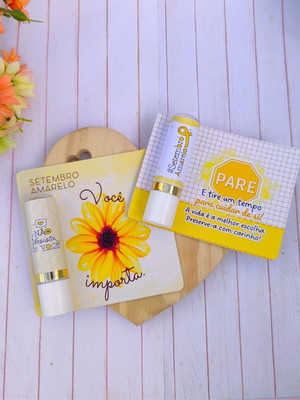 Card com hidratante labial(manteiga de cacau)- setembro amar