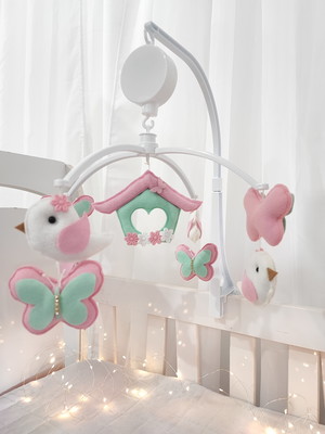 Mobile casinha jardim musical personalizado e giratório.