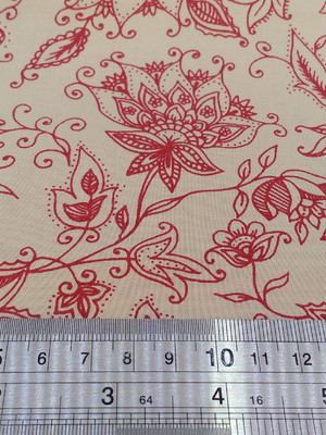 Tecido bege arabesco vermelho - tricoline 100% algodão