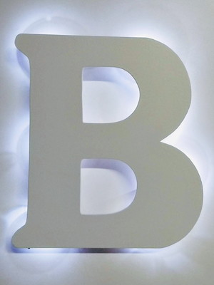 Letra decorativa com luz de led para paredes quarto de bebe