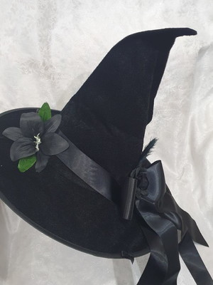 Chapéu bruxa veludo total black flores em preto ponta alta