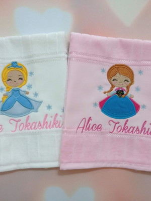 Duo de toalhinhas bordadas - elza e anna frozen