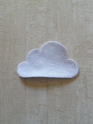 Patch bordado termocolante nuvem