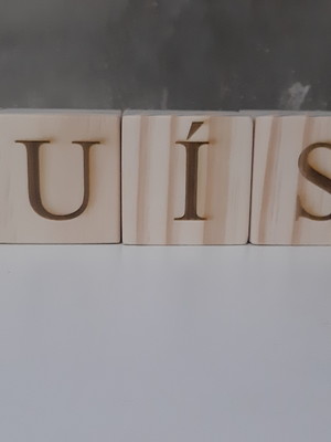 Cubo com nome madeira pinus