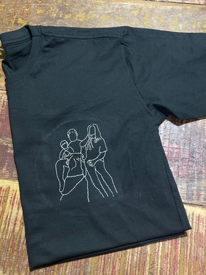 Camiseta bordada com a sua foto