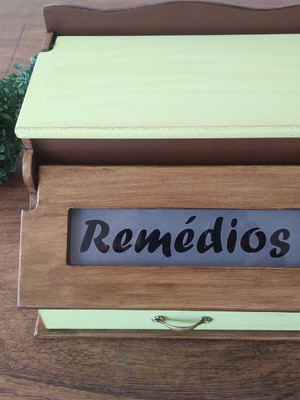 Caixa remédios vintage