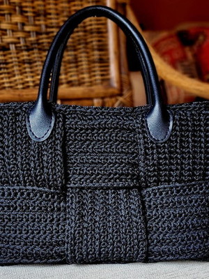 Bolsa de crochê fio nobre preta - turim