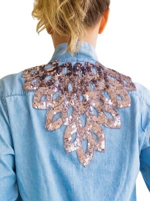 Camisa jeans com aplique lantejoula