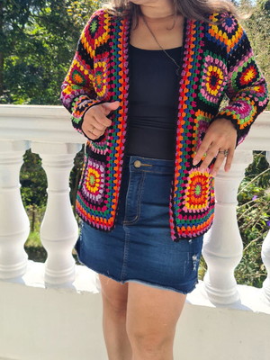 Blusa de crochê colorida blusa manga longa