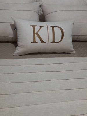 Kit peseira linho king com almofada personalizada