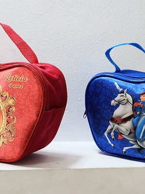 Mochila personalizada branca de neve e o príncipe
