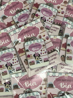Chaveiro minie confeitaria com holografia