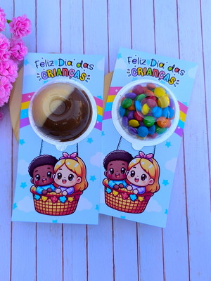 Card com coloreti(confete chocolate) ou chocolate (ducrean)