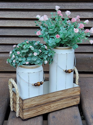 Kit: caixote + 2 frascos decorados ( latinhas)