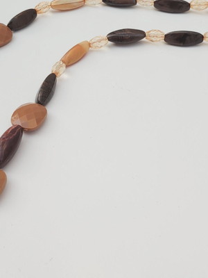 Colar feminino longo miçangas marrom caramelo