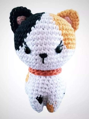 Gatinho malhado, feito em crochê (amigurumi)