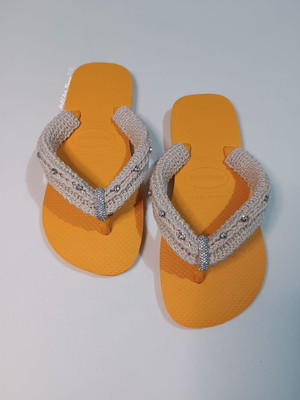 Havaianas customizada com crochê