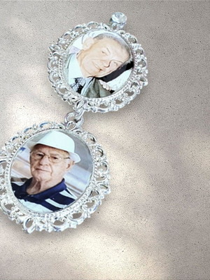 Relicário broche duplo para buquê