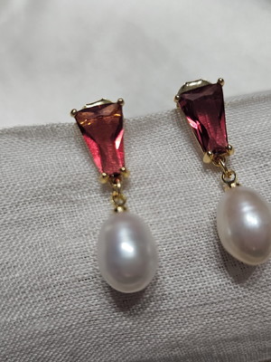 Brinco de pérola natural e cristal cherry