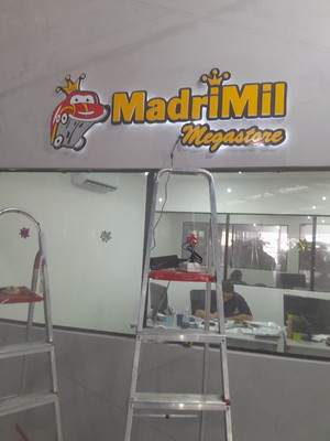 Logo completo de pvc 2 camadas 10mm c/ led