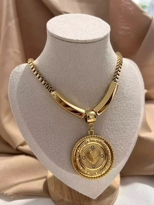 Colar com medalha salmo