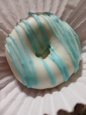Mini cake donuts com. cobertura simples
