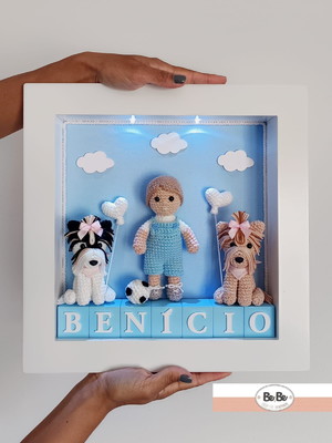 Quadro porta maternidade com led e nome em cubos | amigurumi