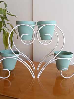 Suporte para vaso de mesa coração em ferro