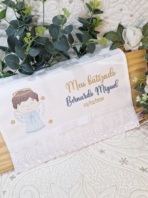 Toalha de batizado bordada - personalizada com nome e data
