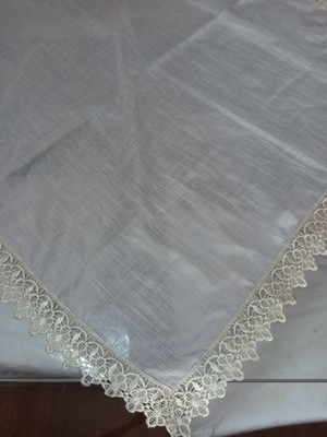Toalha de mesa 70x70cm linho flame com renda guipir