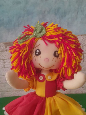 Boneca de pano emília