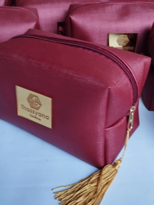 Nécessaire box com placa espelhada personalizada