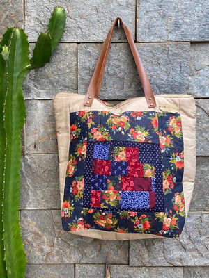 Bolsa sacola patchwork em tecido