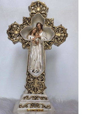 Sagrada família na cruz com base